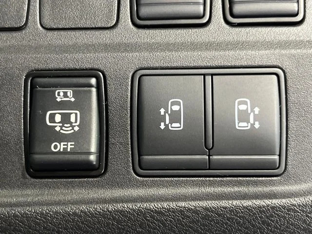 Nissan SERENA WG e−POWER　ハイウェイスター　V photo 3