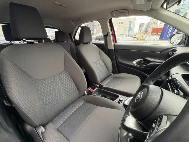Toyota YARIS CROSS G photo 4