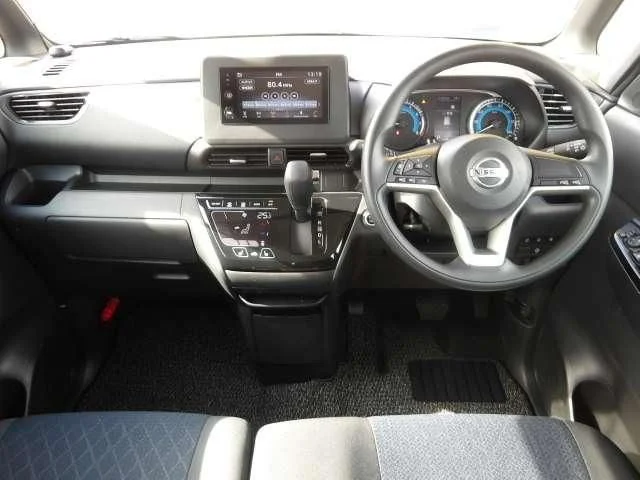 Nissan ROOX 4WD ハイウェイスターX photo 3