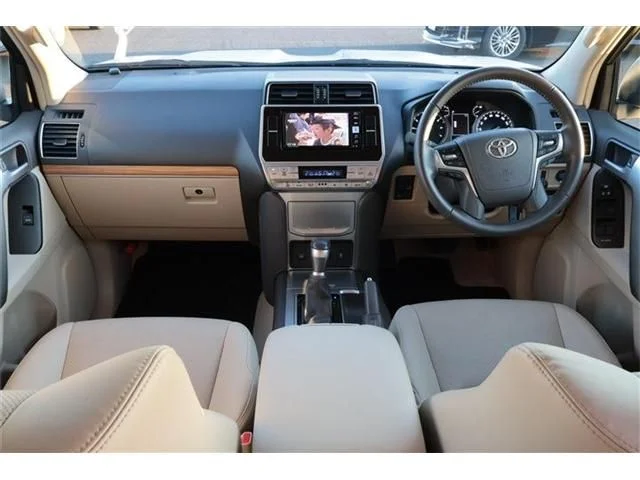 Toyota LANDCRUISER PRADO TX　Lパッケージ photo 2