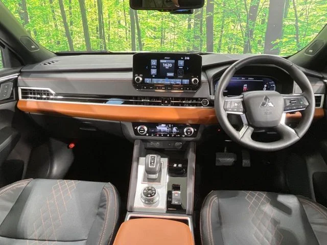 Mitsubishi OUTLANDER PHEV P photo 2