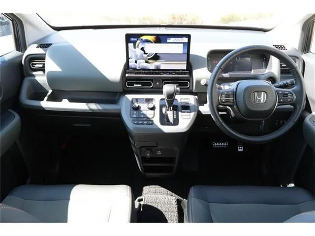 Honda FREED e:HEV クロスター photo 2