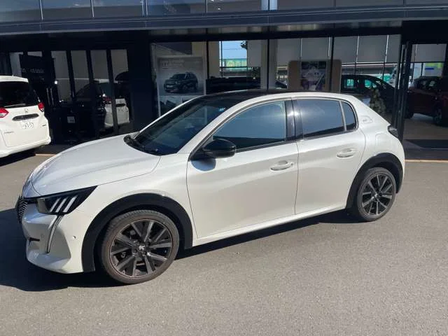 Peugeot PEUGEOT 208 GT photo 3