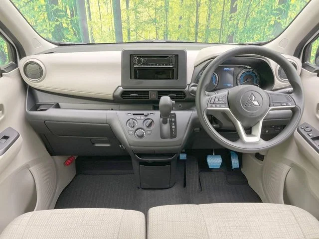 Mitsubishi eK WAGON M photo 2