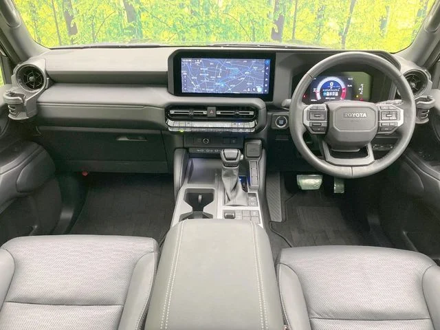Toyota LANDCRUISER 250 VX photo 2