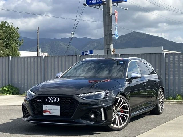 Audi AUDI RS4 AVANT ベースグレード 2022