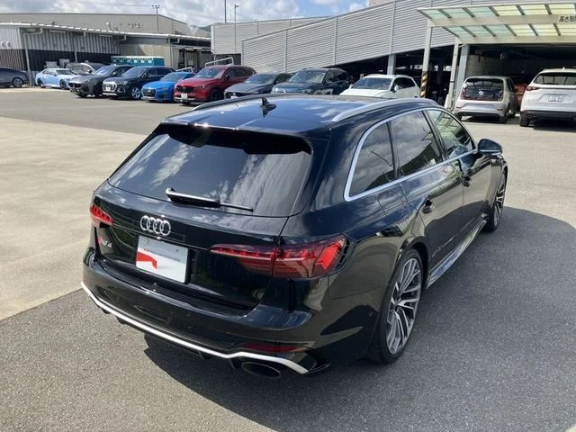 Audi AUDI RS4 AVANT ベースグレード photo 3