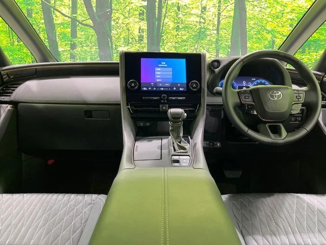 Toyota ALPHARD hybrid 4WD X photo 2