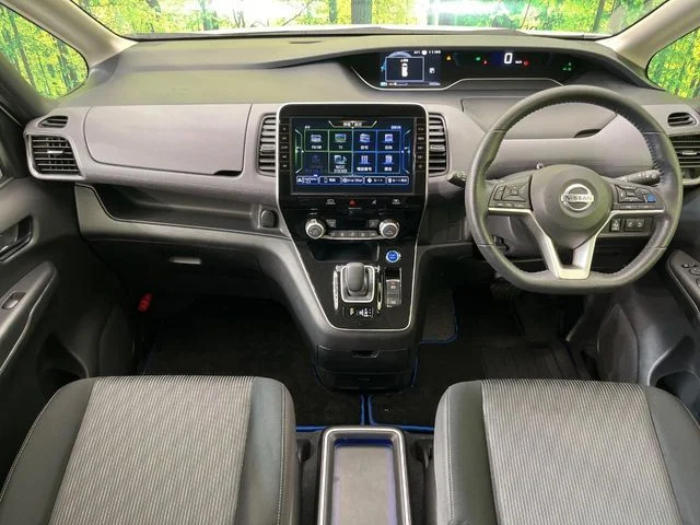 Nissan SERENA WG e−POWER　ハイウェイスター　V photo 2