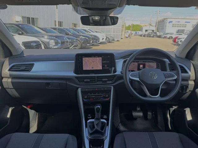 Volkswagen VOLKSWAGEN T-Roc TSI　アクティブ photo 2