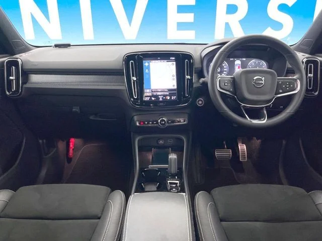 Volvo VOLVO XC40 B4　AWD　Rデザイン photo 2