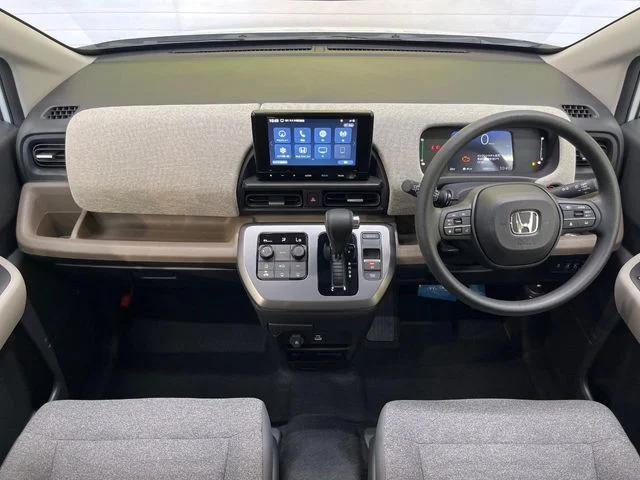 Honda FREED e:HEV エアー photo 2