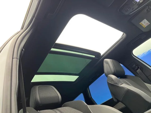 Peugeot PEUGEOT 5008 GT　ブルーHDi photo 4