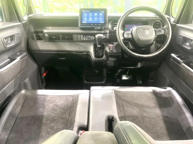 Honda N BOX CUSTOM 4WD ターボ photo 2