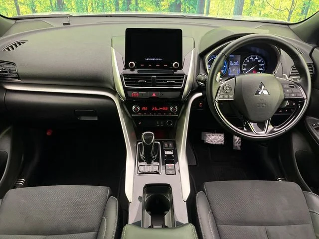 Mitsubishi ECLIPSE CROSS PHEV PHEV　2．4　P photo 2