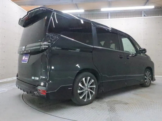 Toyota VOXY HYBRID S−Z photo 2