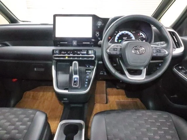 Toyota VOXY HYBRID S−Z photo 3