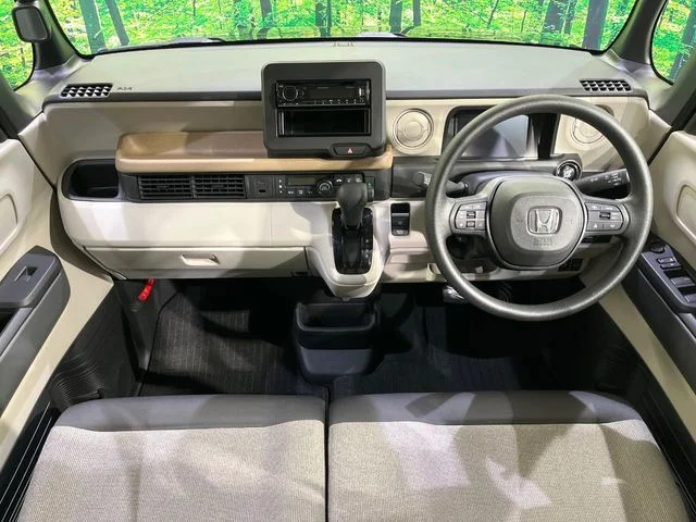 Honda N BOX 4WD ベースグレード photo 2