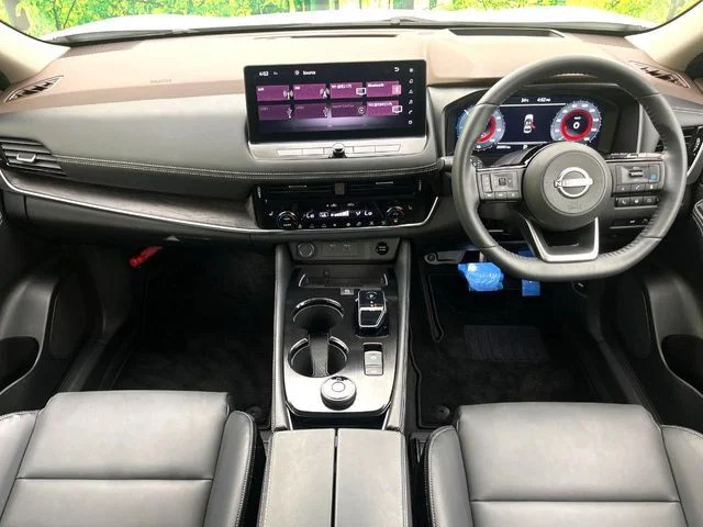 Nissan X-TRAIL HYBRID 4WD G　e−4ORCE photo 2