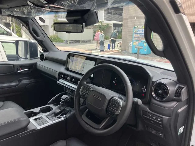 Toyota LANDCRUISER 250 VX photo 2