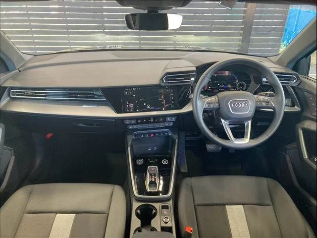 Audi AUDI A3 SPORTBACK 30　TFSI　アドバンスド photo 2