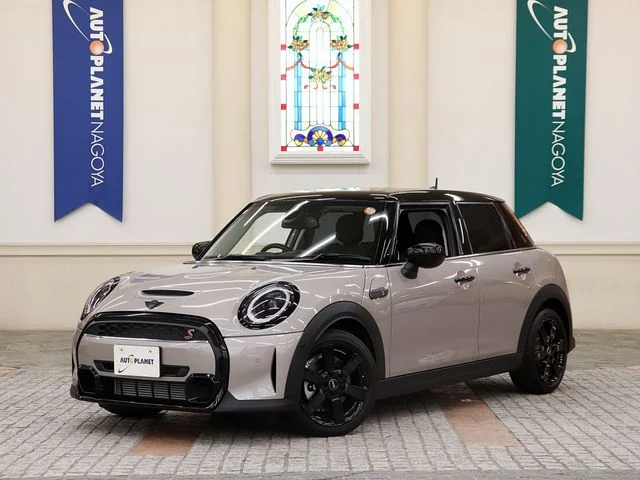 Bmw MINI COOPER SD 5DOOR ベースグレード 2023