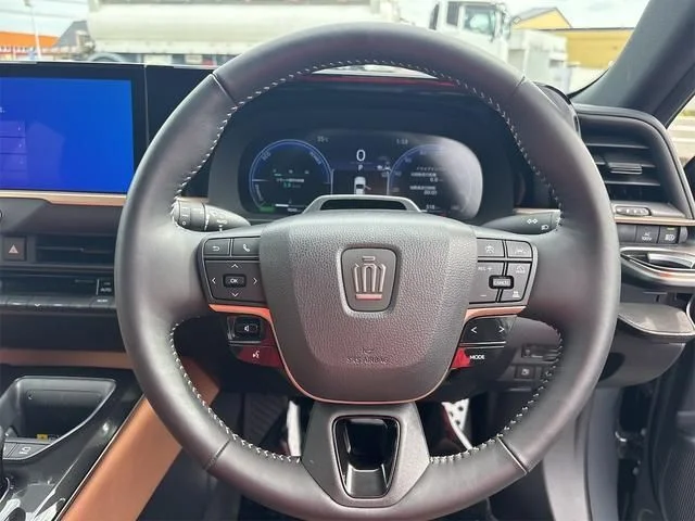 Toyota CROWN SPORT Z photo 3