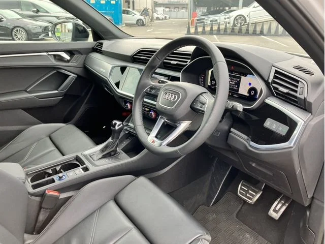 Audi AUDI Q3 35　TFSI　Sライン photo 2