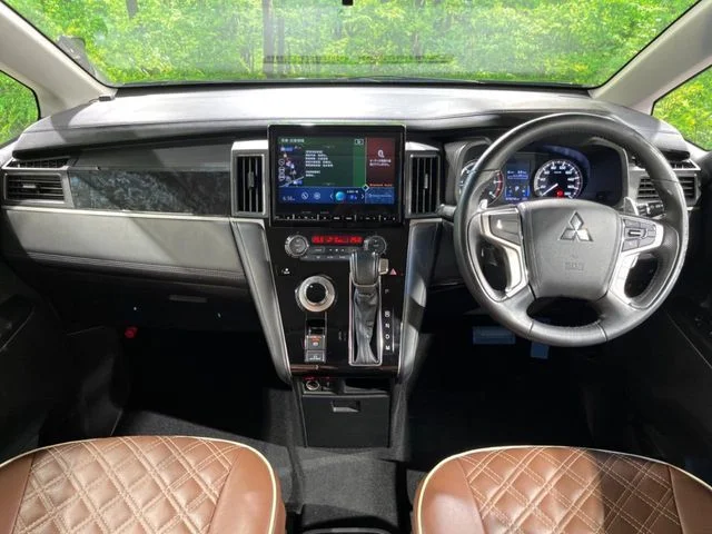 Mitsubishi DELICA D:5 4WD アーバンギア　G photo 2