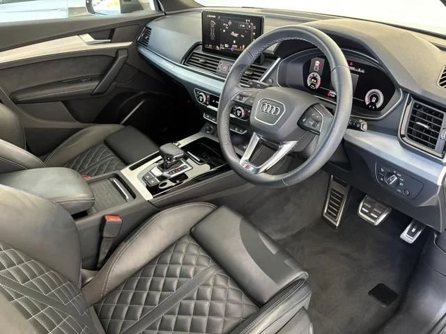 Audi AUDI Q5 Sライン　ダイナミックエディション photo 2