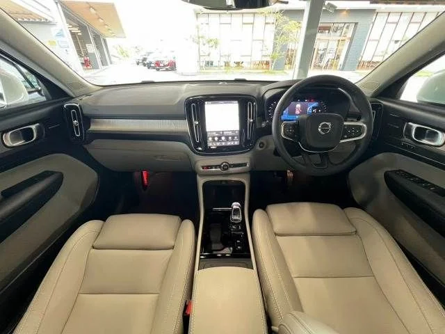 Volvo VOLVO XC40 アルティメット　B4　AWD photo 2
