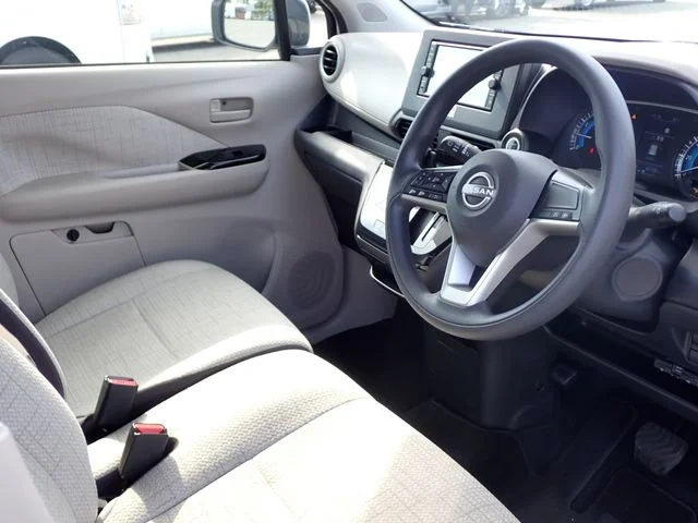 Nissan DAYZ X photo 2