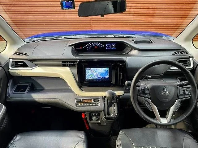 Mitsubishi DELICA D:2 2WD ハイブリッド　MZ photo 2