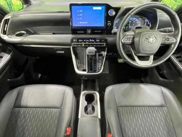 Toyota NOAH HYBRID S−Z photo 2