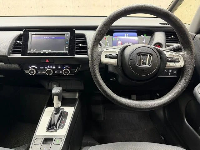 Honda FIT e:HEV ベーシック photo 2