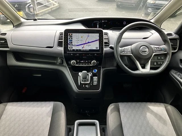 Nissan SERENA WG e−POWER　ハイウェイスター　V photo 2