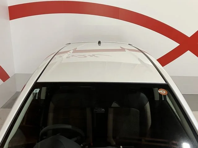 Nissan NOTE 4WD e−POWER　メダリスト　FOUR photo 3