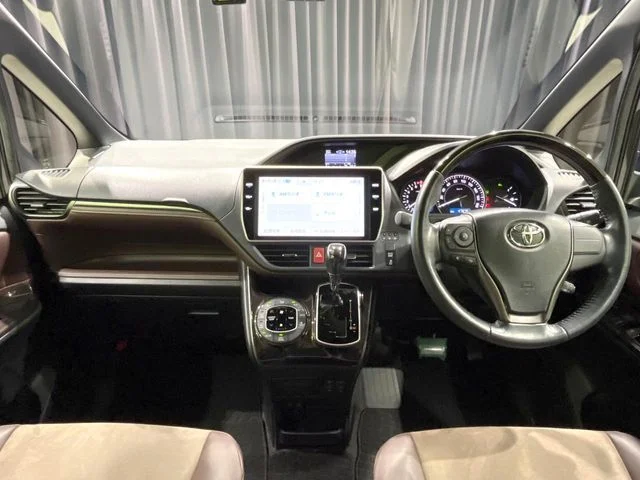 Toyota ESQUIRE Gi　プレミアムパッケージ photo 2