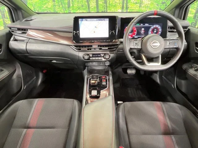 Nissan AURA NISMO　チューンド　e−POWER photo 2