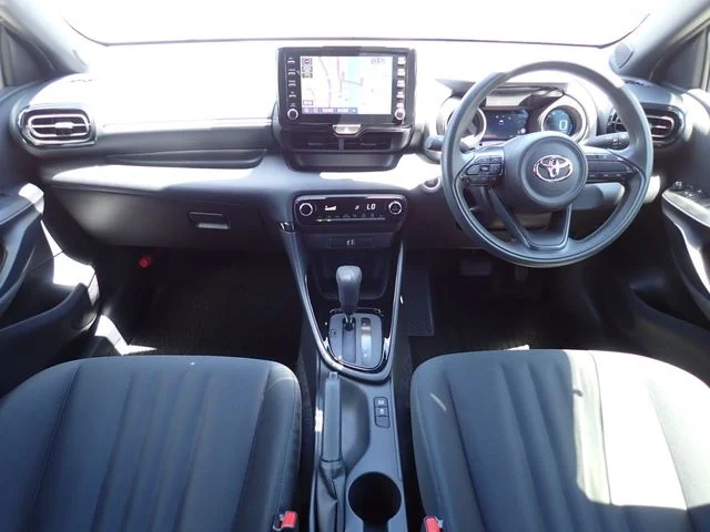 Toyota YARIS G photo 2