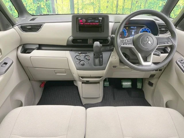 Mitsubishi eK SPACE M photo 2