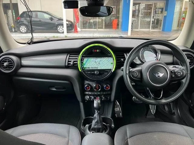 Bmw MINI COOPER D ベースグレード photo 2