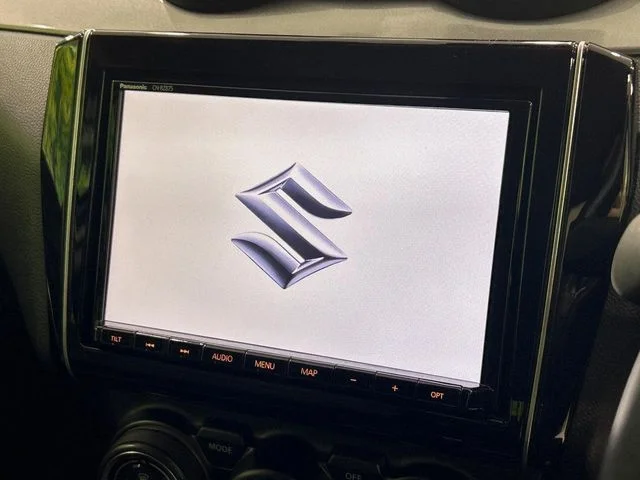 Suzuki SWIFT ハイブリッド　RS photo 4