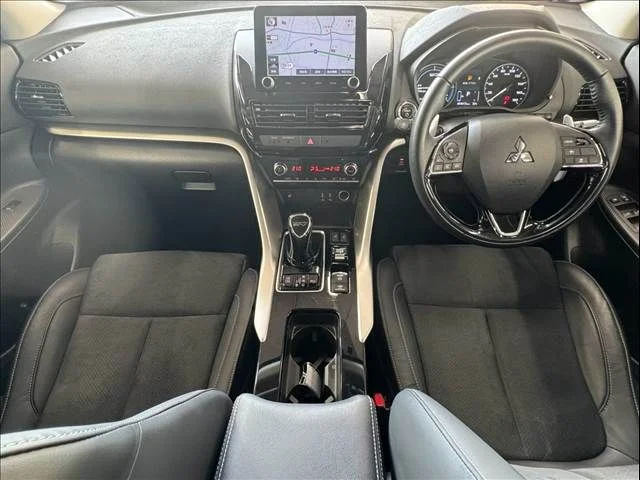 Mitsubishi ECLIPSE CROSS PHEV G photo 2