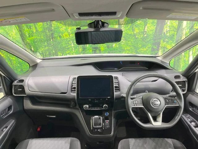 Nissan SERENA WG e−POWER　ハイウェイスター　V photo 2