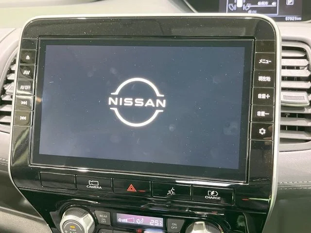 Nissan SERENA WG e−POWER　ハイウェイスター　V photo 3