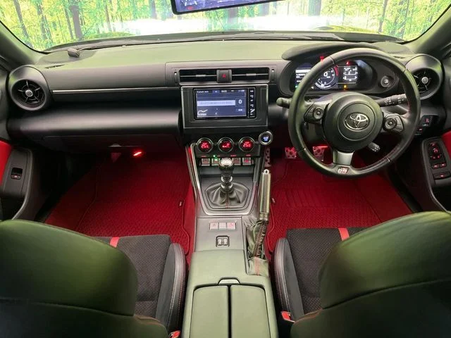 Toyota GR86 RZ photo 2