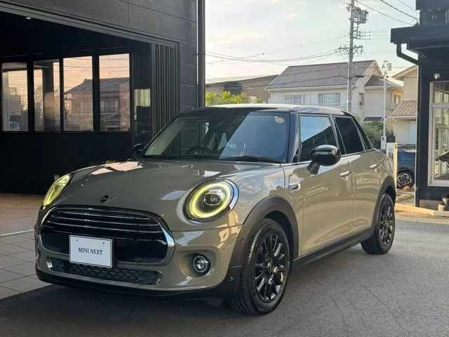Bmw MINI COOPER D 5DOOR ベースグレード 2019
