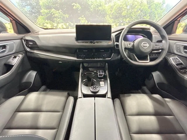 Nissan X-TRAIL HYBRID 4WD G　e−4ORCE photo 2