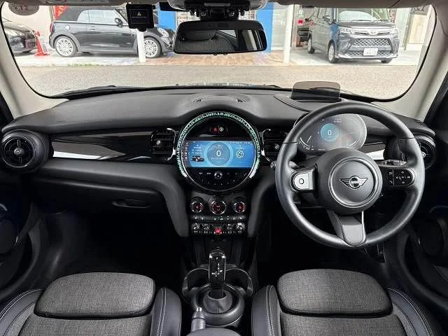 Bmw MINI COOPER 5DOOR プレミアムプラスライン photo 2